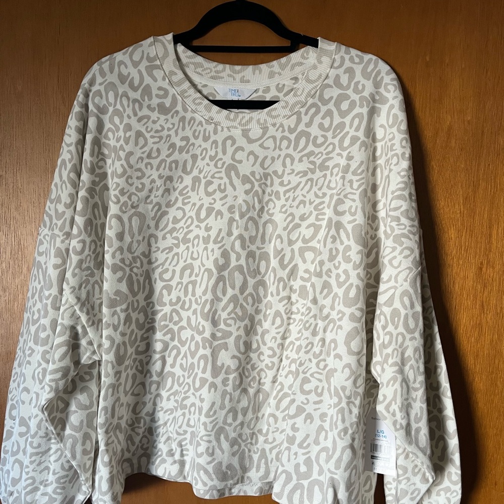 Time and Tru Leopard Balloon Sleeve Cropped Sweatshirt Size Large